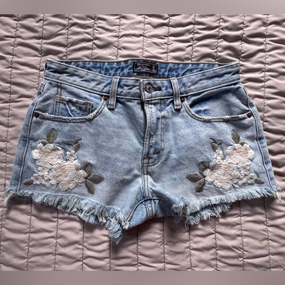 Abercrombie & Fitch Harper Low Rise Shorts Size 2